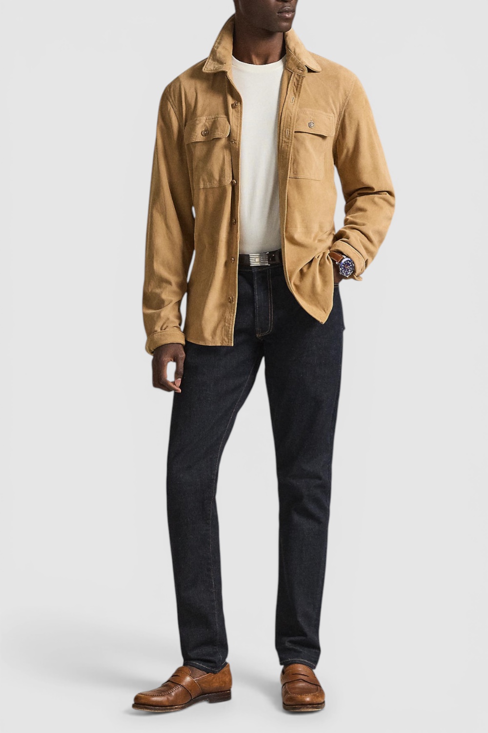 תמונת כל הלוק של חולצת טי